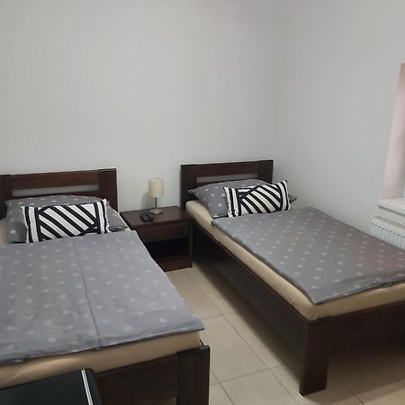 Restauracia-Penzion Altana Ludanice Rum bild