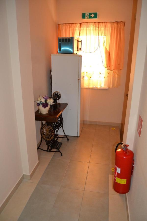 Restauracia-Penzion Altana Ludanice Exteriör bild
